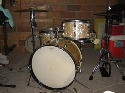 pic of the drum set